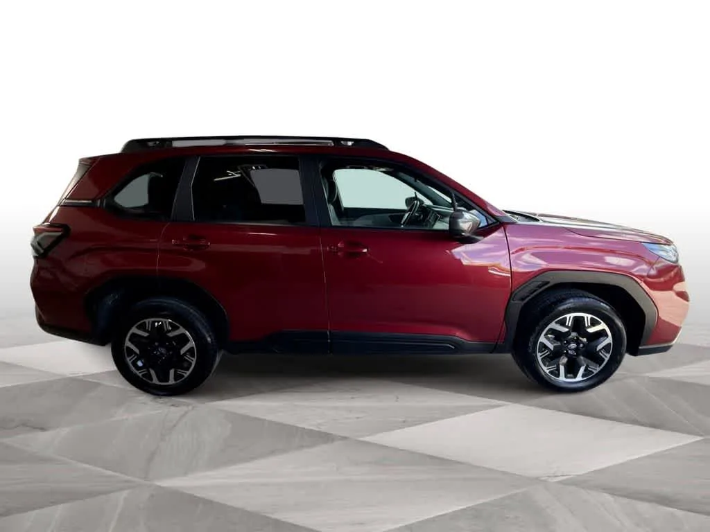 2025 Subaru Forester Premium photo 9