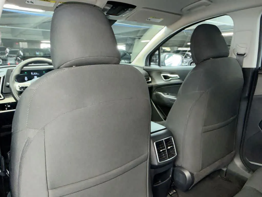 2024 Kia Sportage LX photo 23