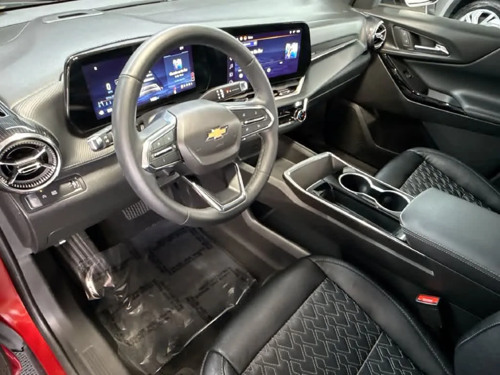 2025 Chevrolet Equinox FWD LT photo 13
