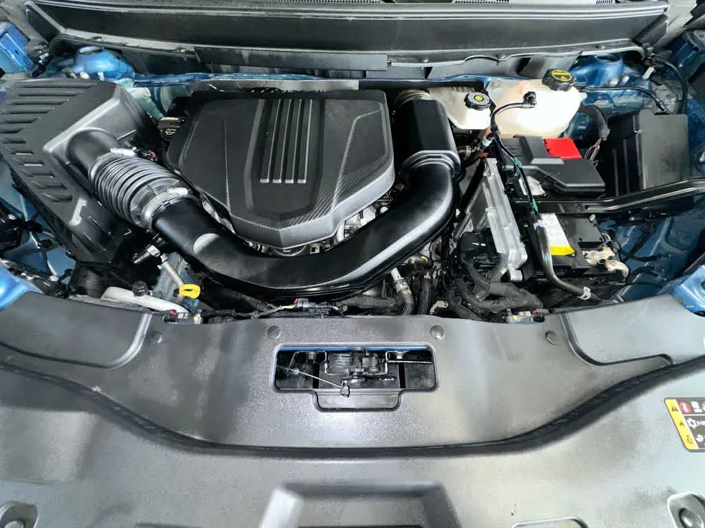 2024 Chevrolet Traverse FWD LT photo 12