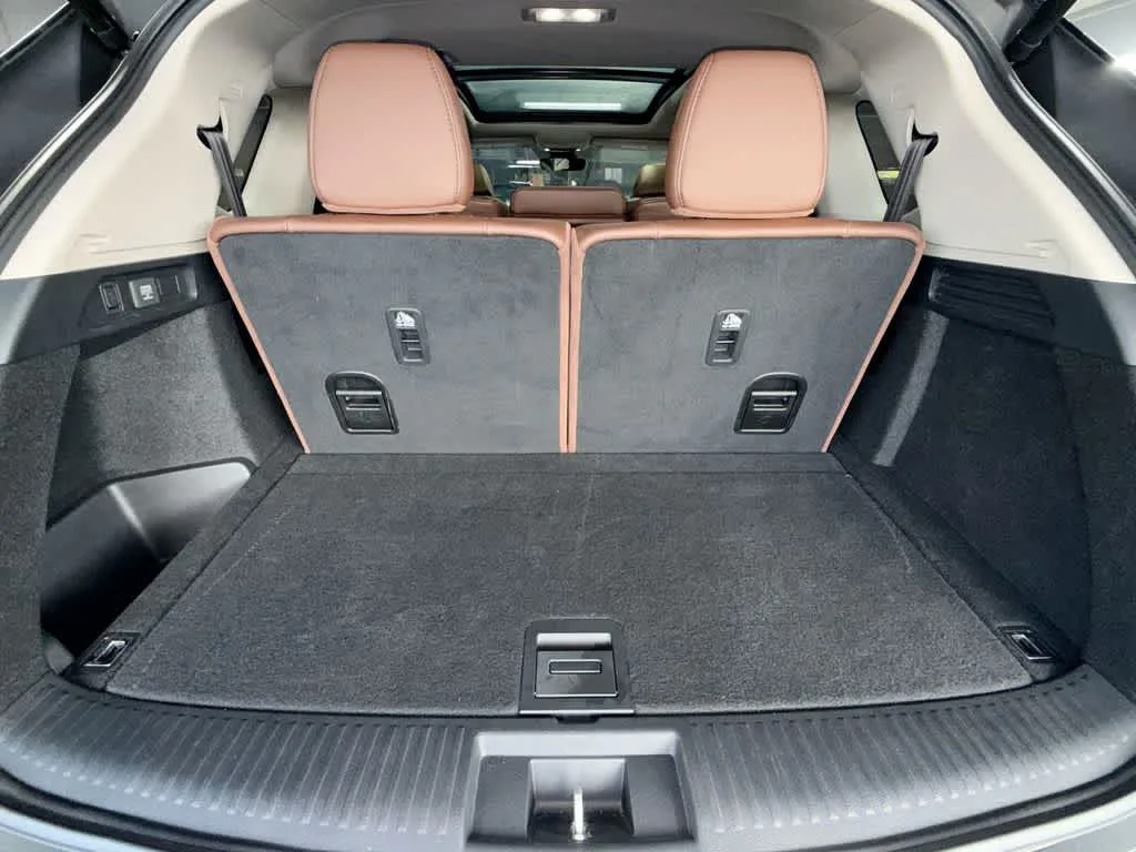 2024 Acura MDX w/Technology Package photo 25