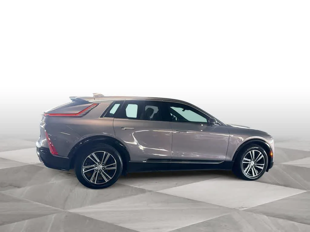 2024 Cadillac LYRIQ Luxury photo 9