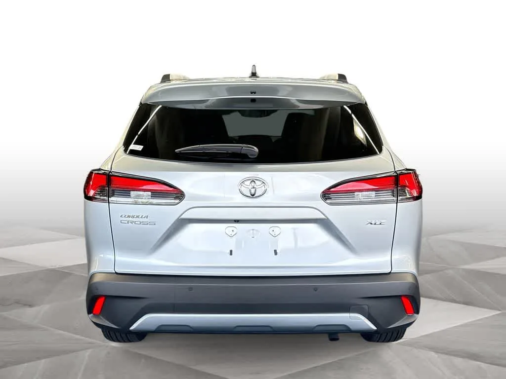 2026 Toyota Corolla Cross XLE photo 7