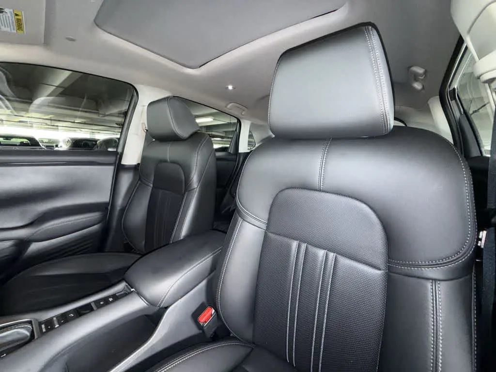 2026 Honda HR-V EX-L photo 14