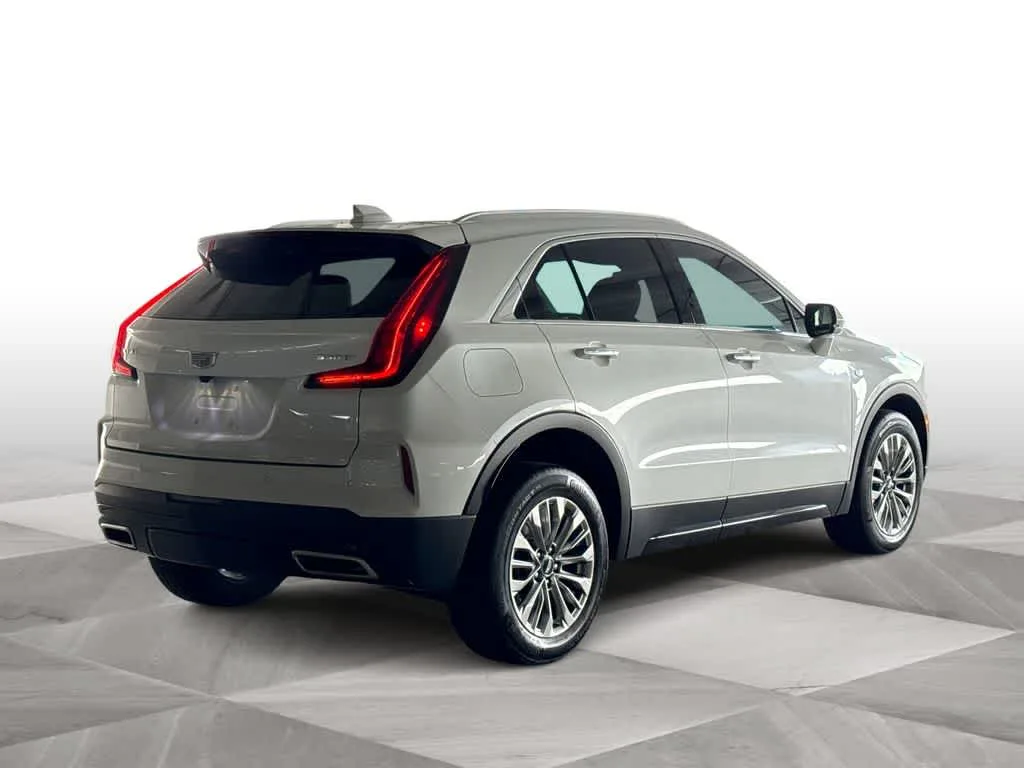 2024 Cadillac XT4 FWD Premium Luxury photo 8