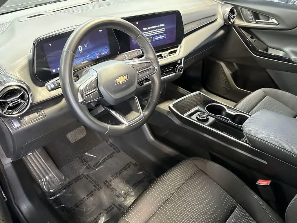 2026 Chevrolet Equinox FWD LT photo 13