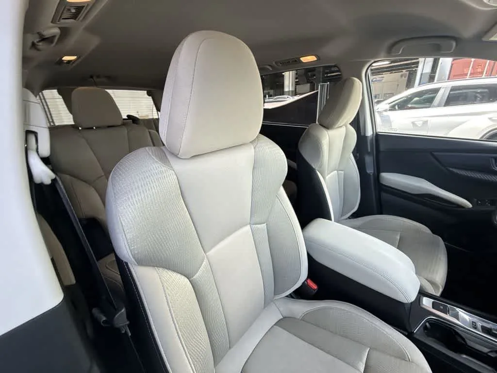 2023 Subaru Ascent Premium photo 27