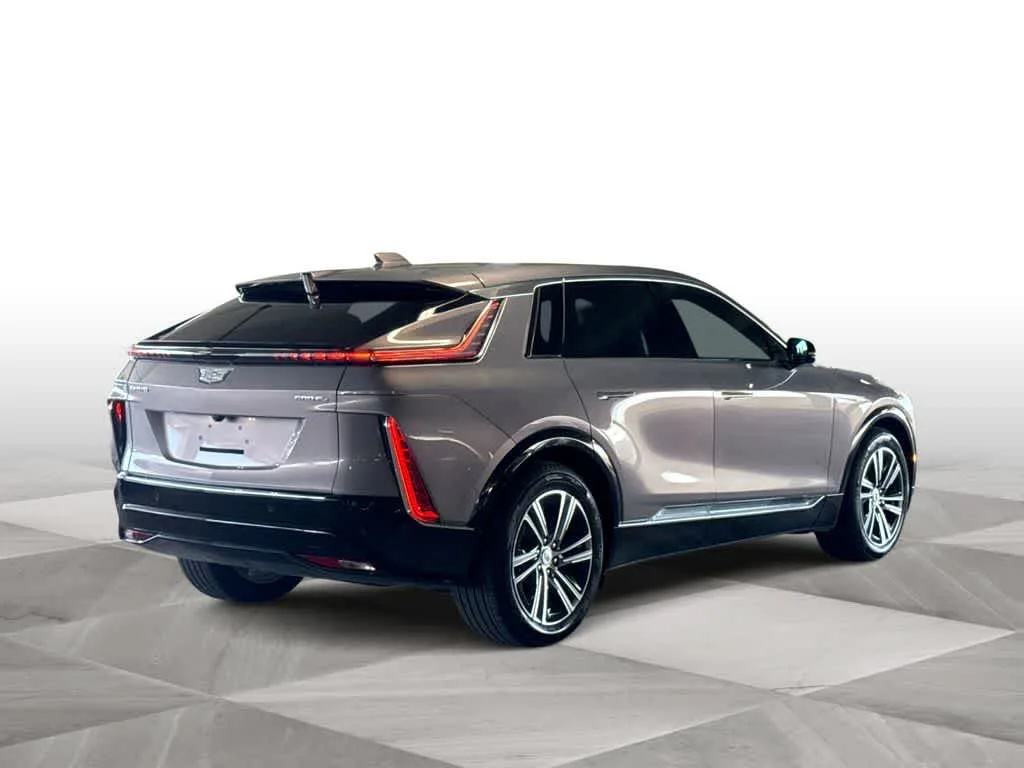 2024 Cadillac LYRIQ Luxury photo 8
