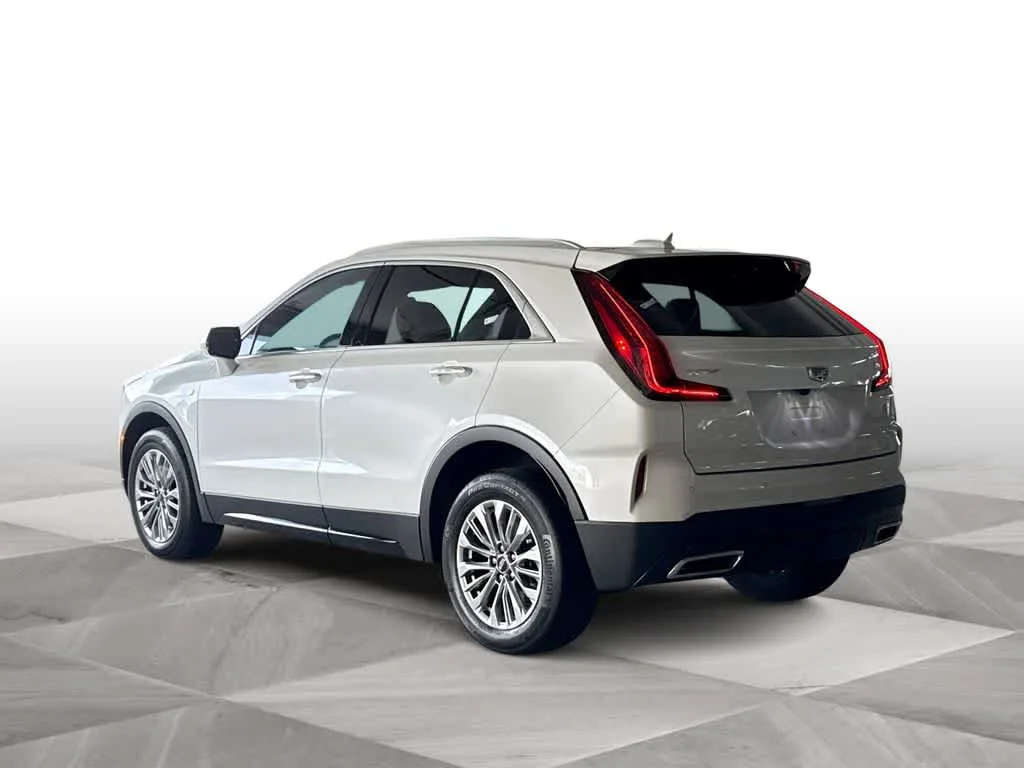 2024 Cadillac XT4 FWD Premium Luxury photo 6