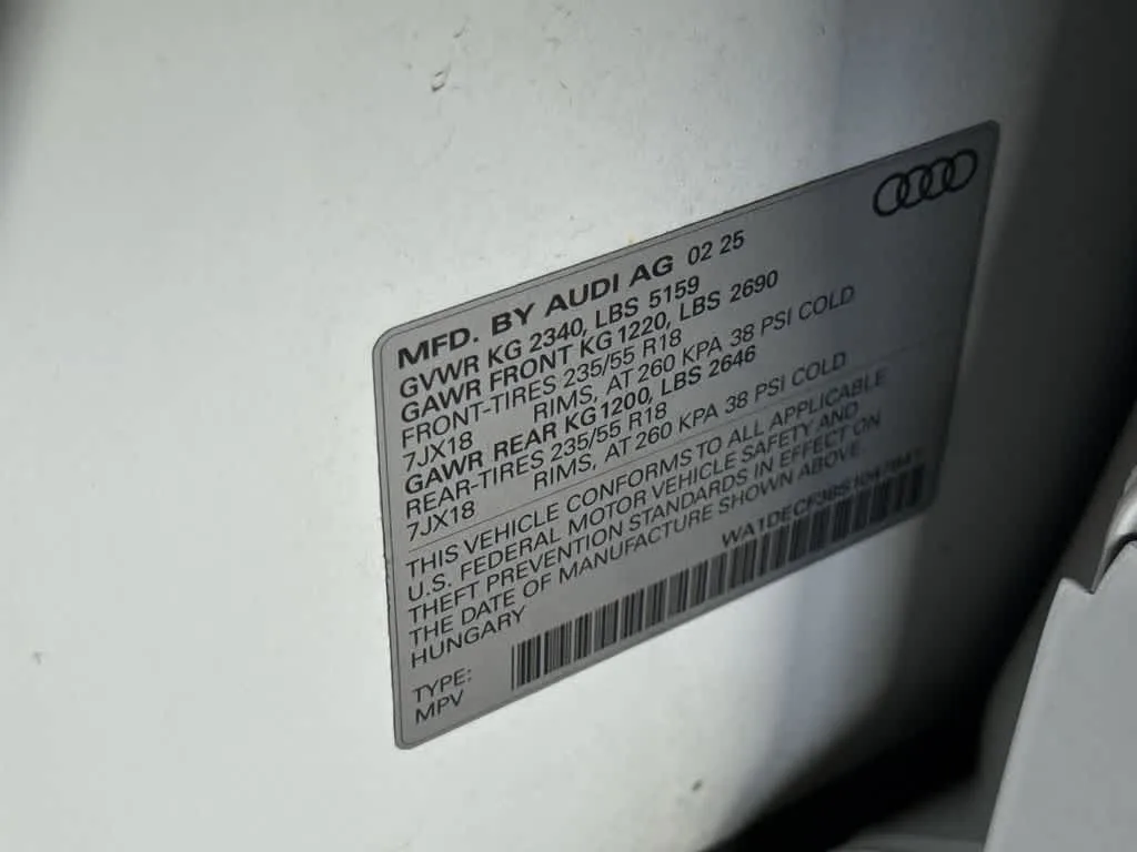 2025 Audi Q3 S line Premium photo 29