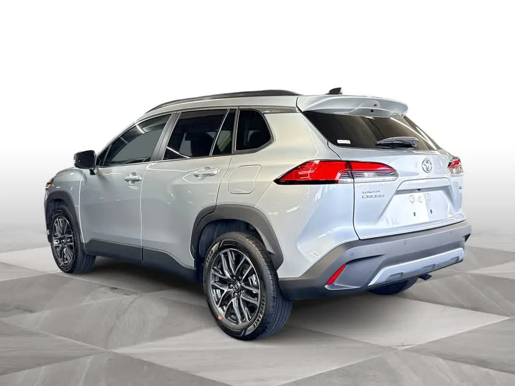2026 Toyota Corolla Cross XLE photo 6