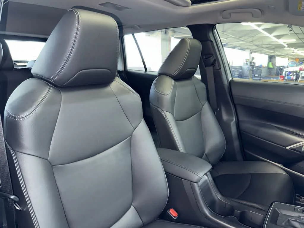 2026 Toyota Corolla Cross XLE photo 27