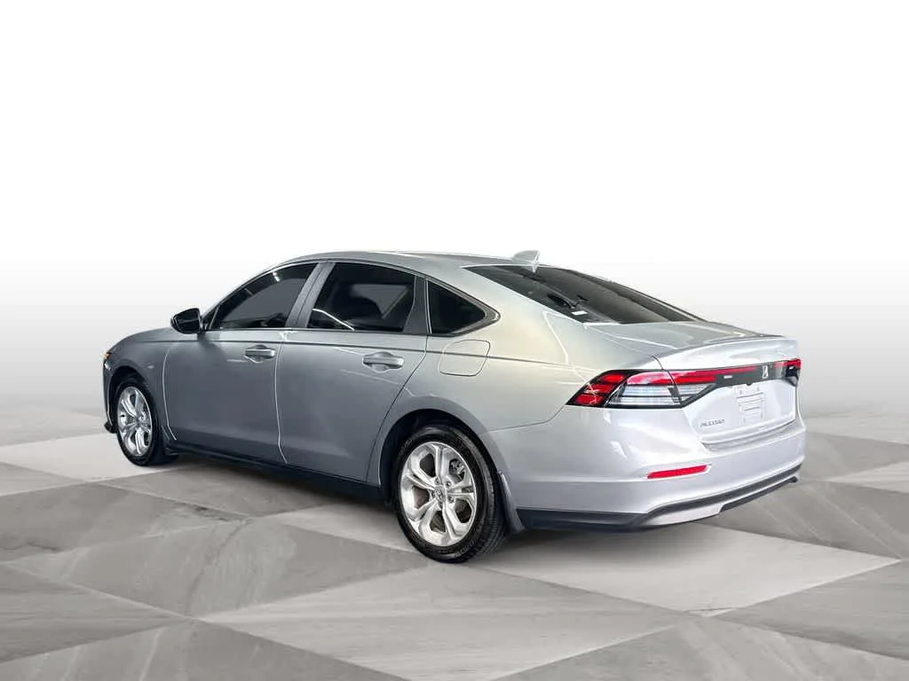 2025 Honda Accord LX photo 6