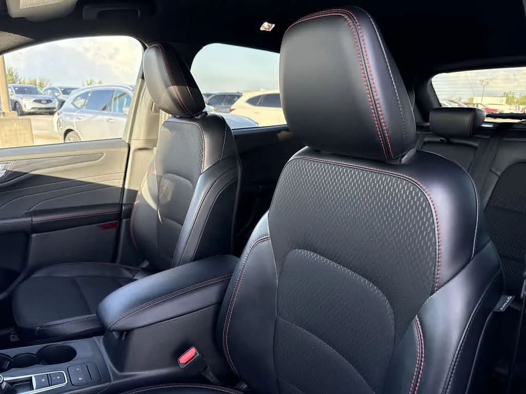 2025 Ford Escape ST-Line photo 14