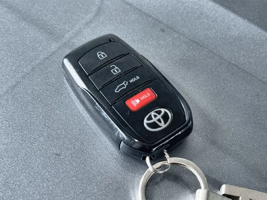 2026 Toyota RAV4 XLE Premium photo 28