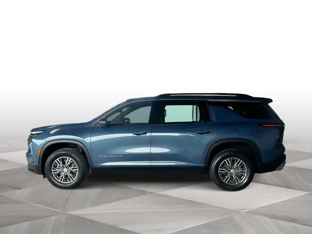 2024 Chevrolet Traverse FWD LT photo 5