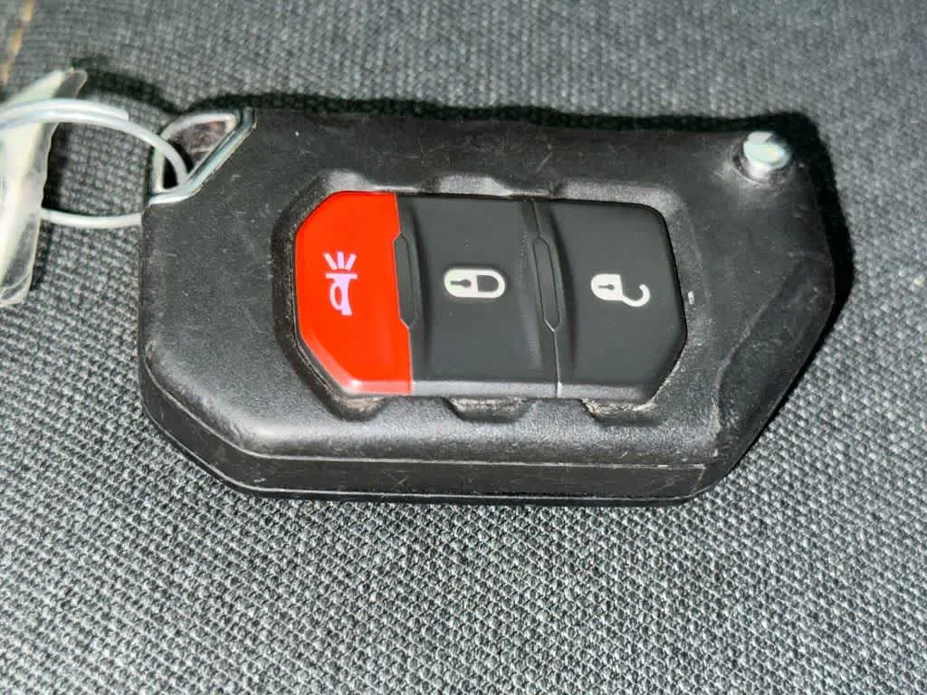 2024 Jeep Wrangler Sport S photo 28