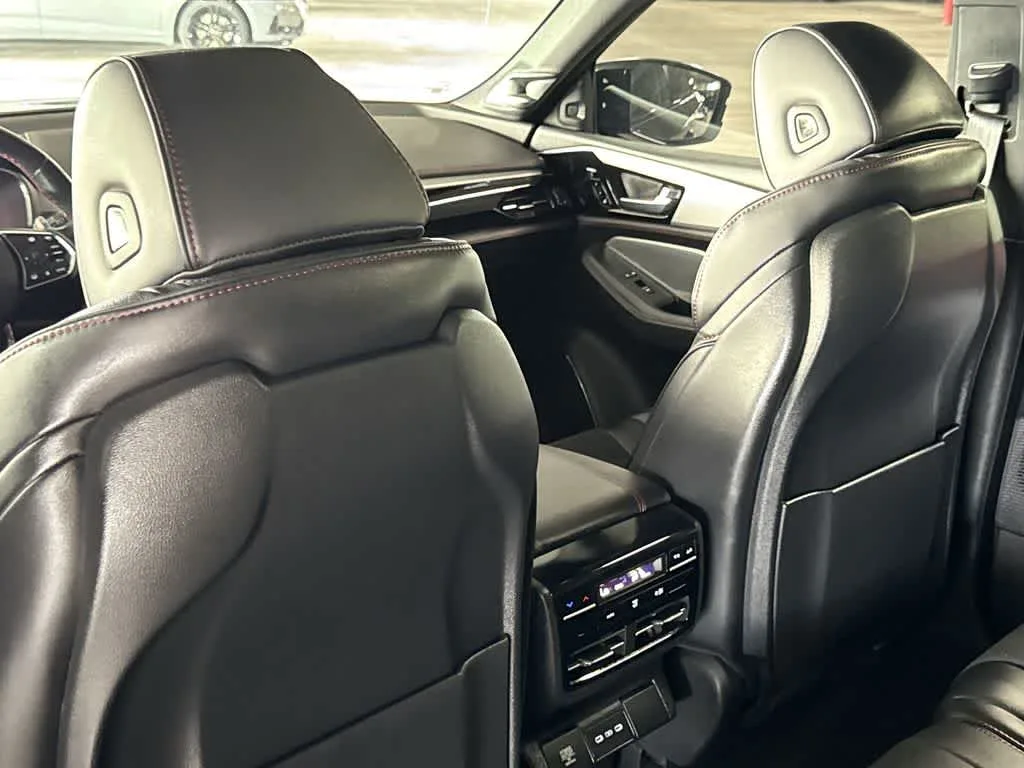 2025 Acura MDX w/A-Spec Package photo 23