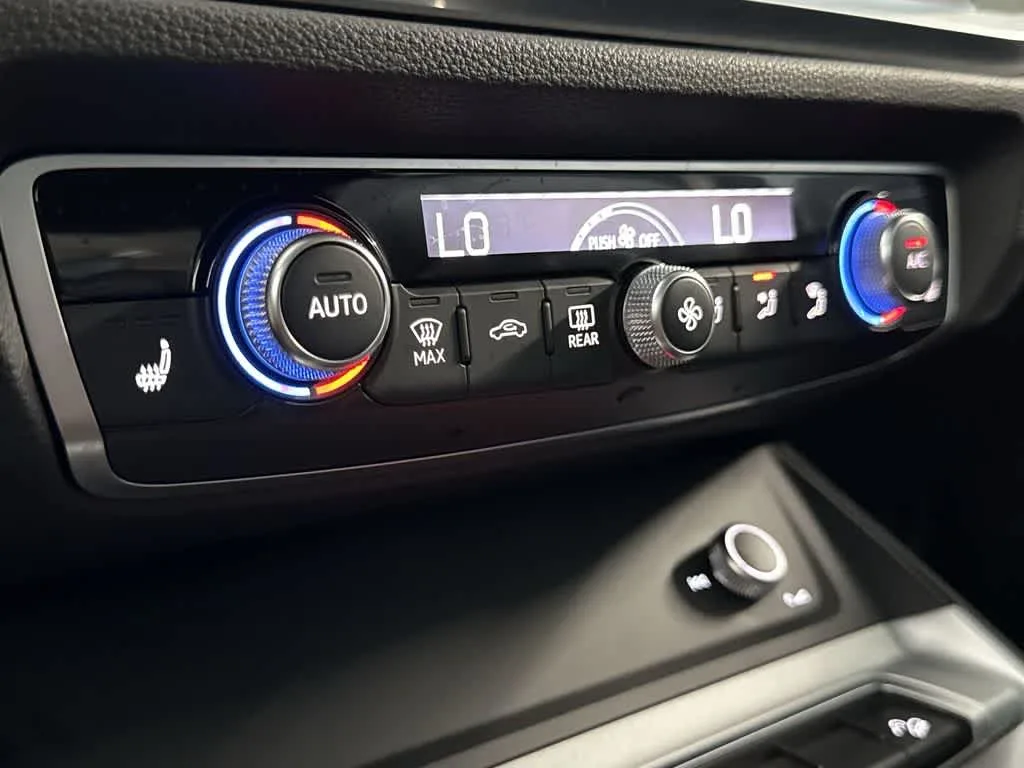 2025 Audi Q3 S line Premium photo 20