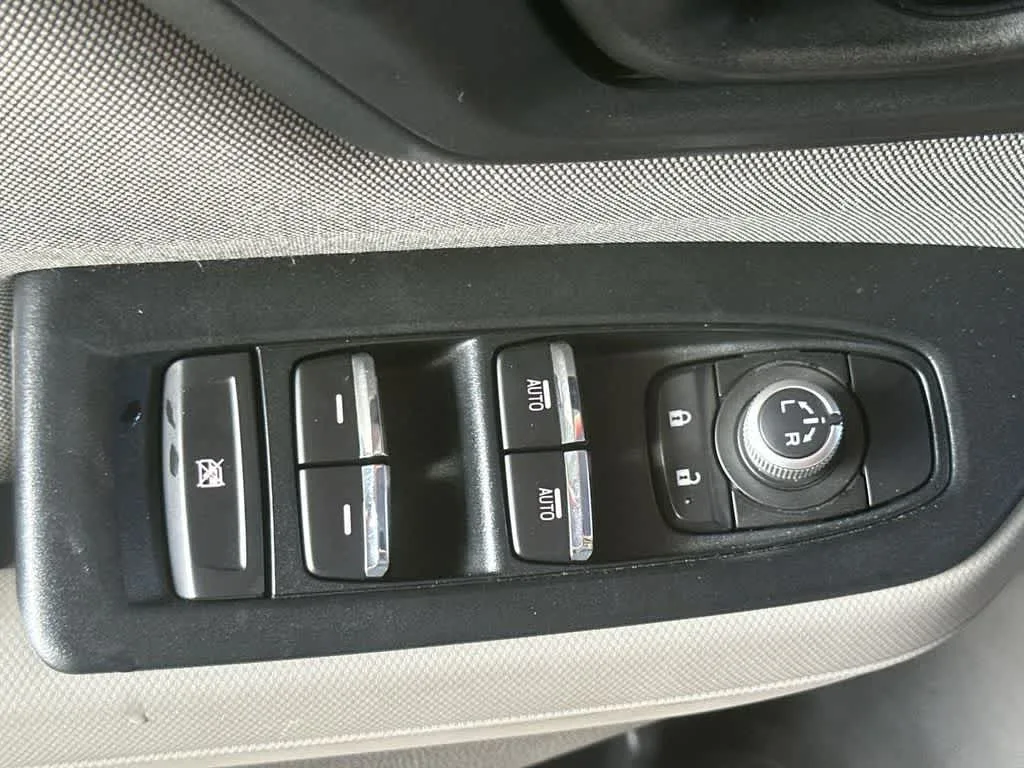 2025 Subaru Forester Premium photo 11