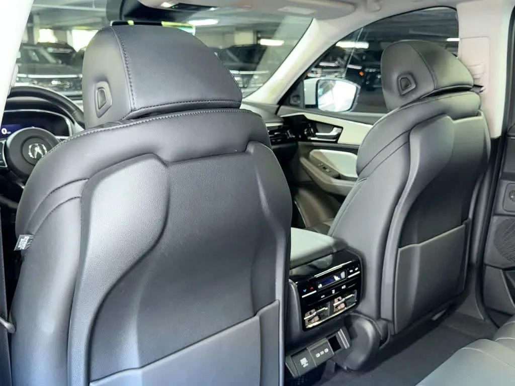 2025 Acura MDX FWD photo 23