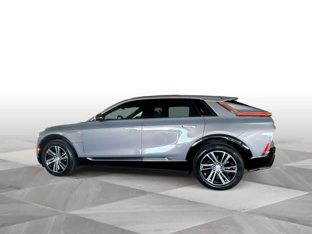 2024 Cadillac LYRIQ Luxury photo 5