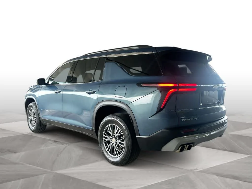2024 Chevrolet Traverse FWD LT photo 6