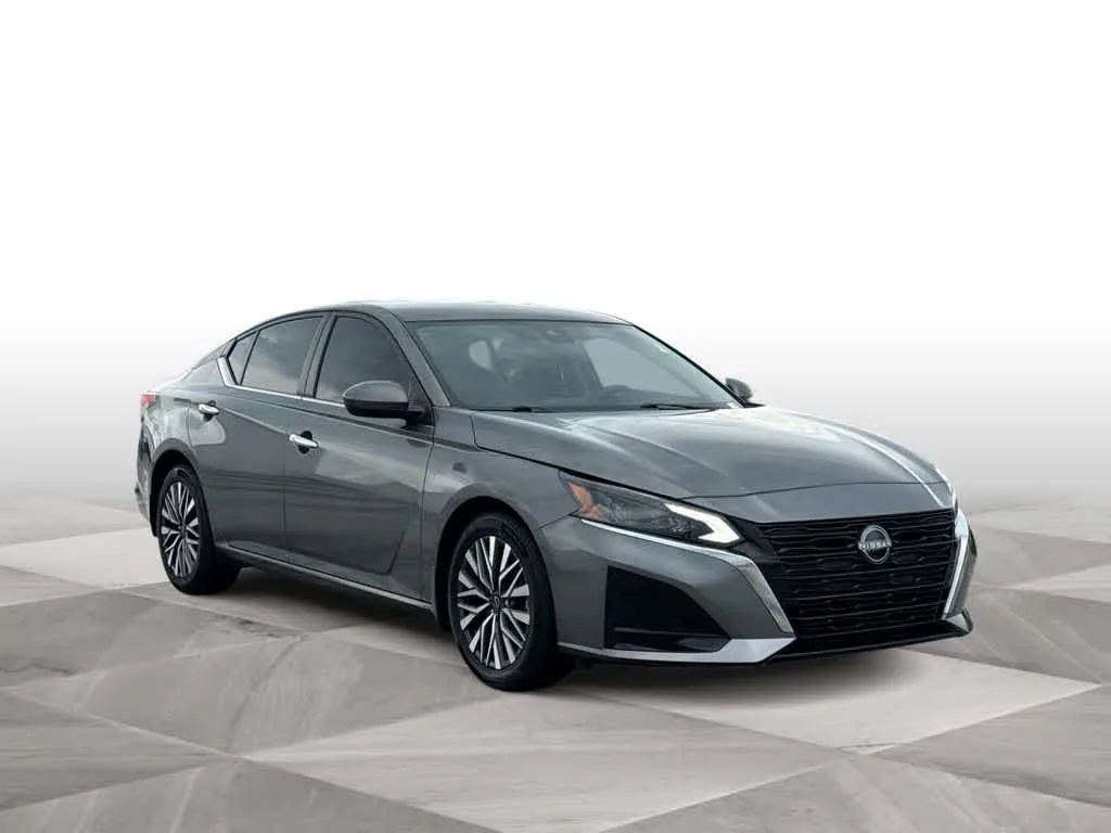 2023 Nissan Altima 2.5 SV photo 2