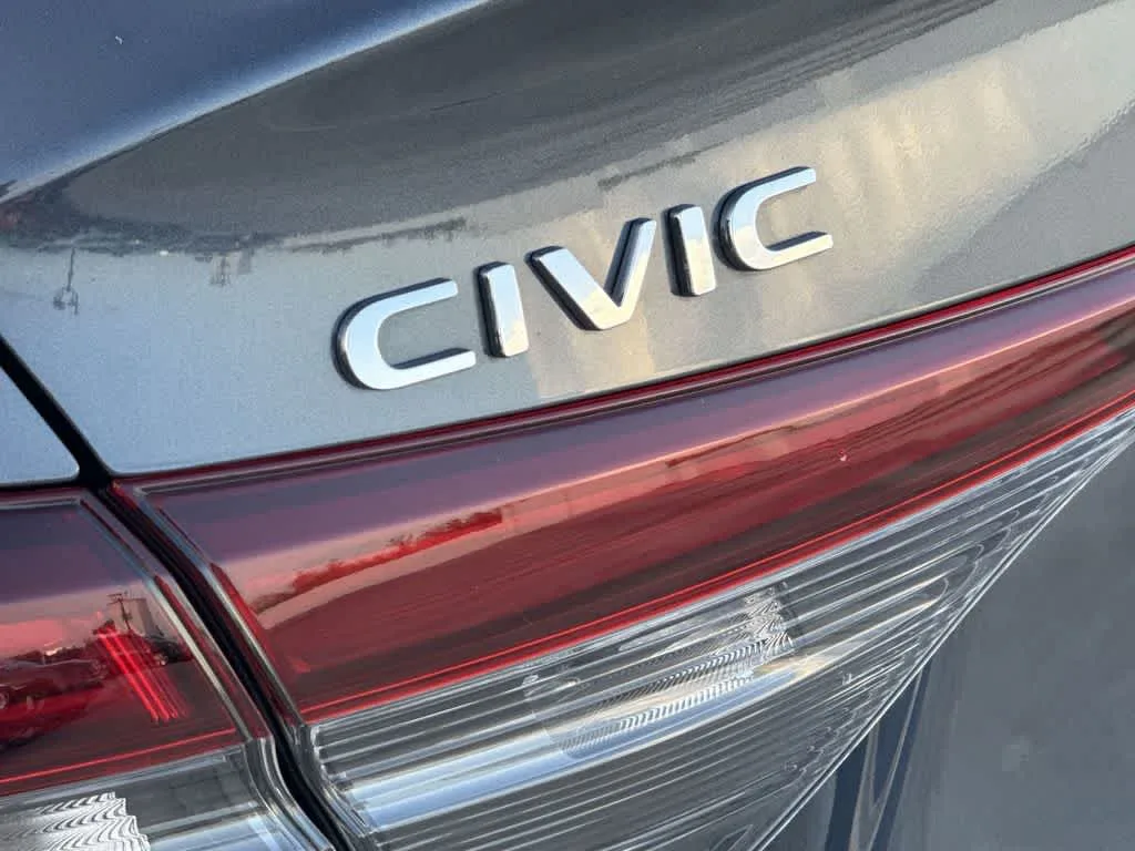 2025 Honda Civic Sport photo 10
