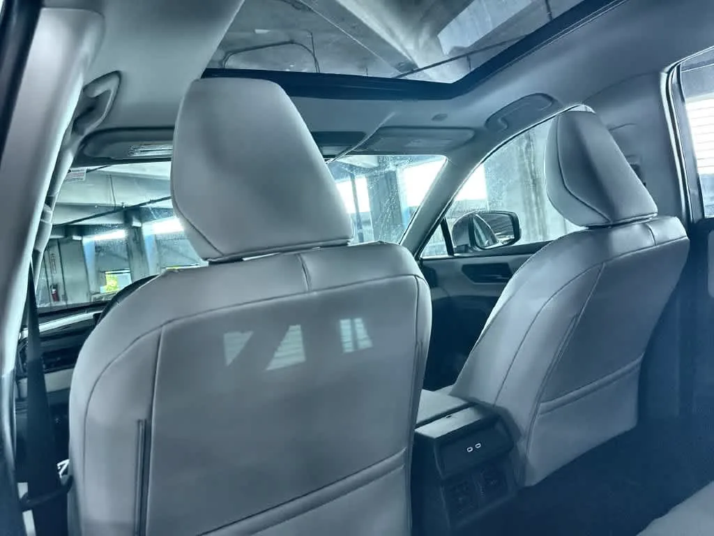 2026 Toyota RAV4 XLE Premium photo 23