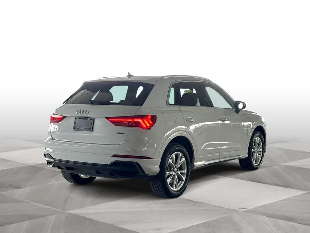 2025 Audi Q3 S line Premium photo 8
