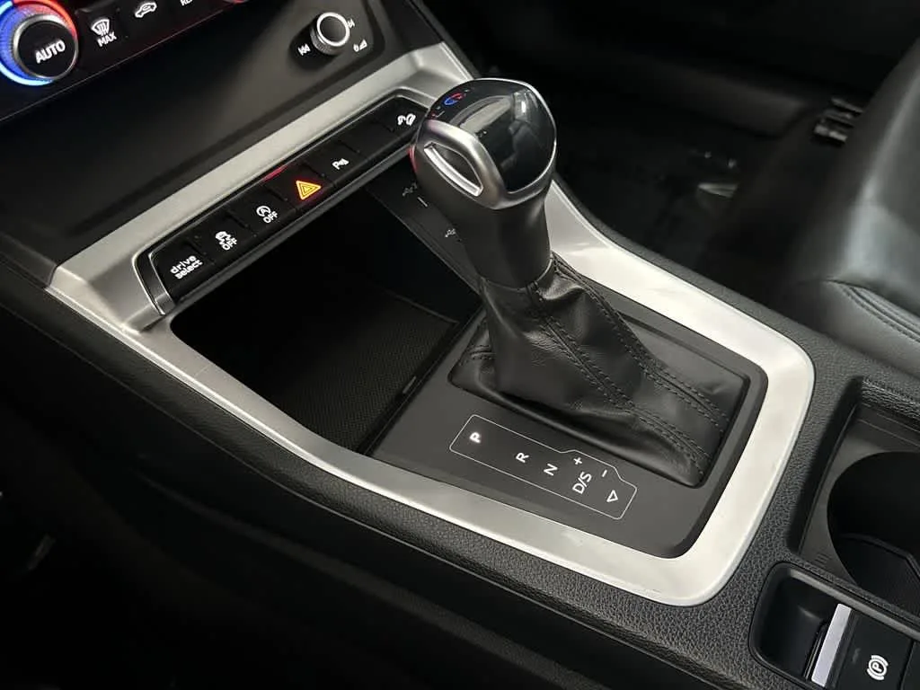 2025 Audi Q3 S line Premium photo 21
