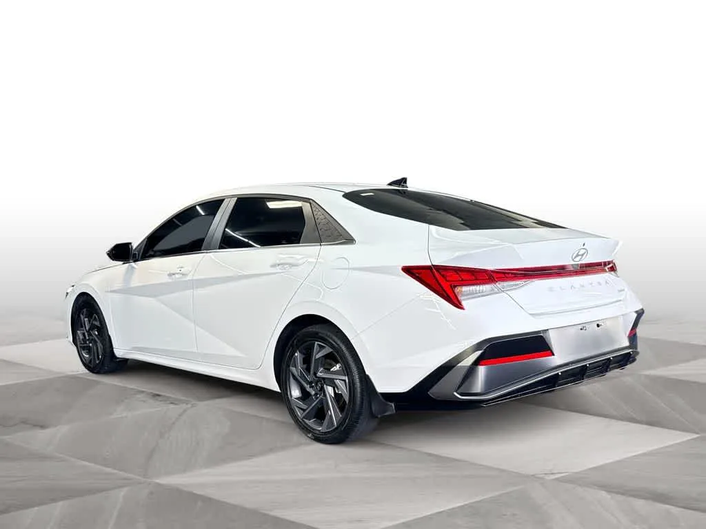 2026 Hyundai Elantra Limited photo 6