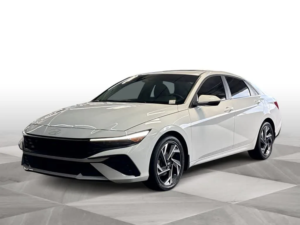 2026 Hyundai Elantra Limited photo 4