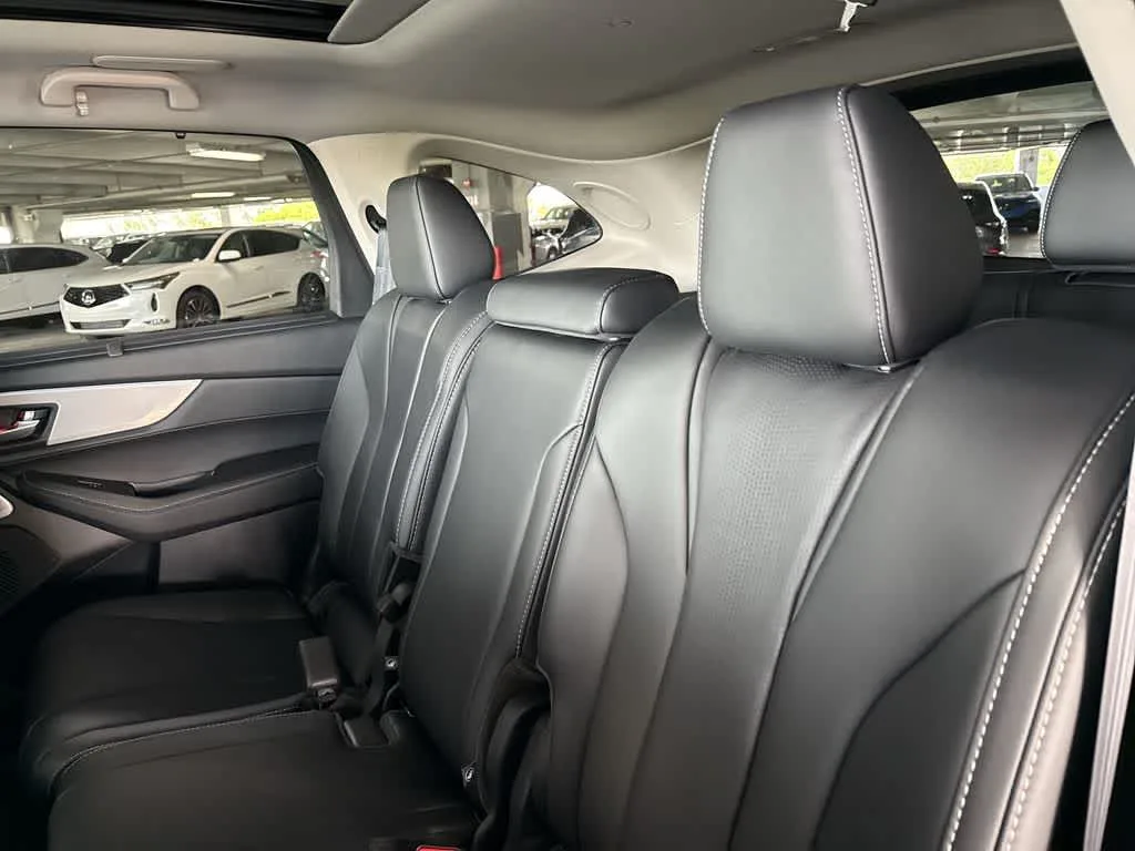 2025 Acura MDX w/Technology Package photo 21
