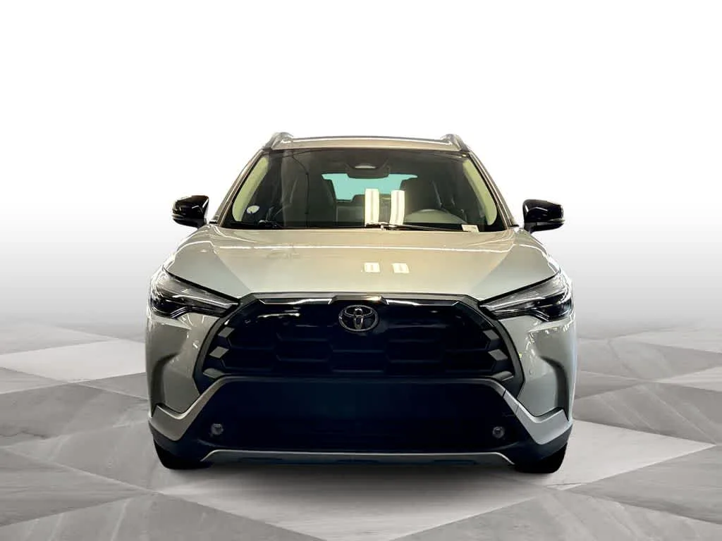 2026 Toyota Corolla Cross XLE photo 3