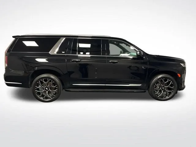 2022 Cadillac Escalade ESV Luxury photo 6