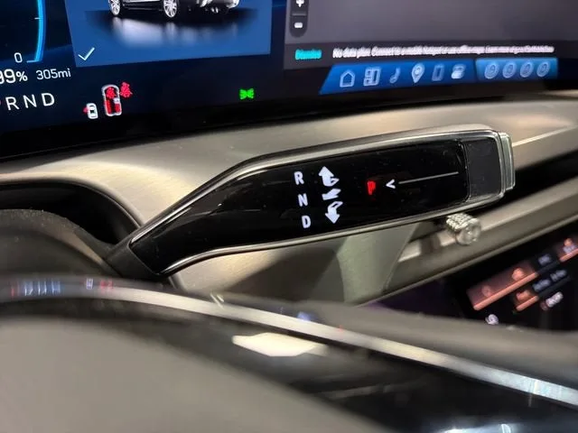 2026 Cadillac VISTIQ Sport photo 25