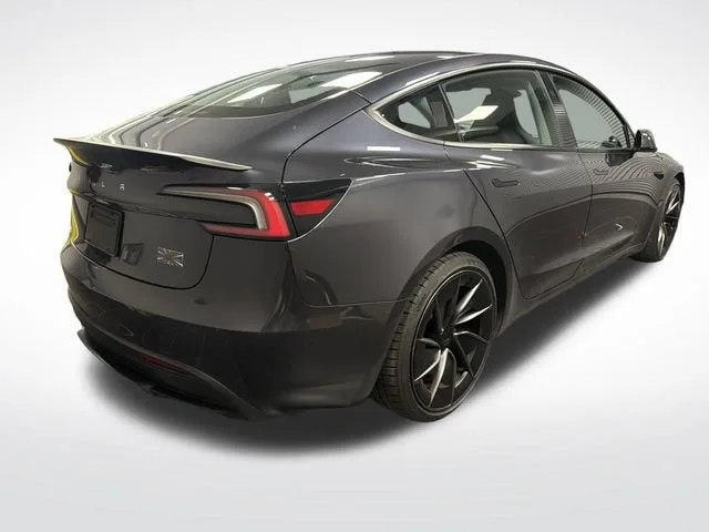 2024 Tesla Model 3 Performance photo 5