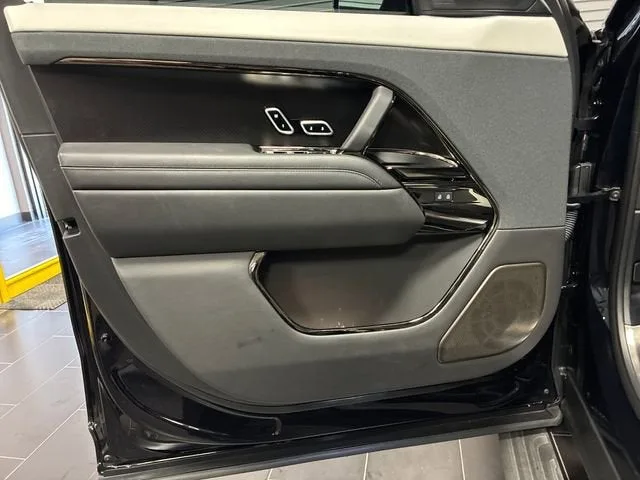 2025 Land Rover Range Rover Sport SV Edition Two photo 10