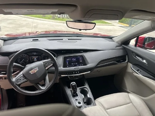 2022 Cadillac XT4 FWD Premium Luxury photo 12