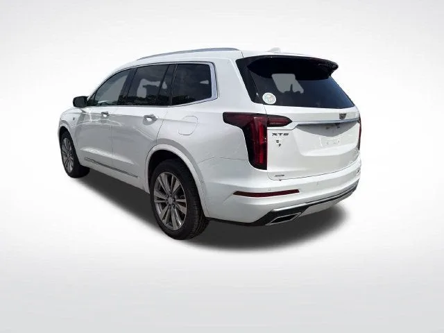 2024 Cadillac XT6 Premium Luxury photo 3