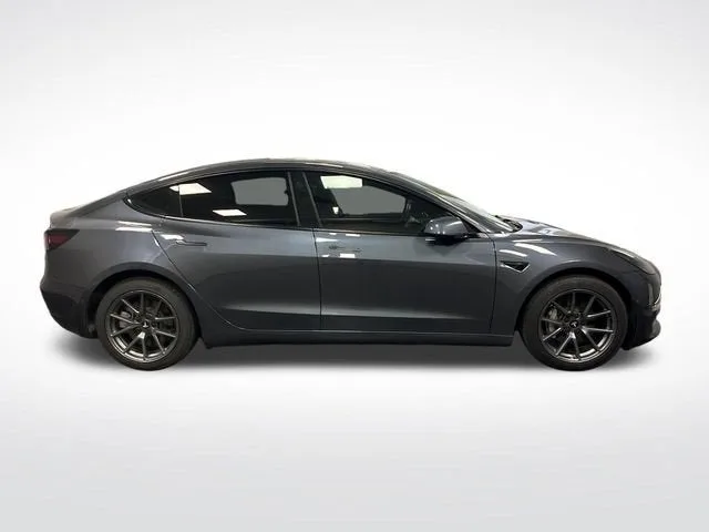 2022 Tesla Model 3 Base photo 6