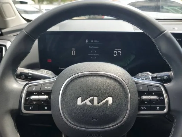 2024 Kia Sorento S photo 21
