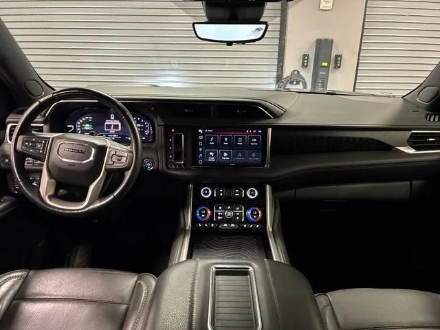 2024 GMC Yukon XL Denali photo 12