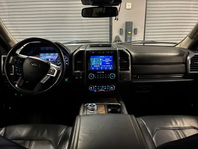 2021 Ford Expedition Max Platinum photo 12