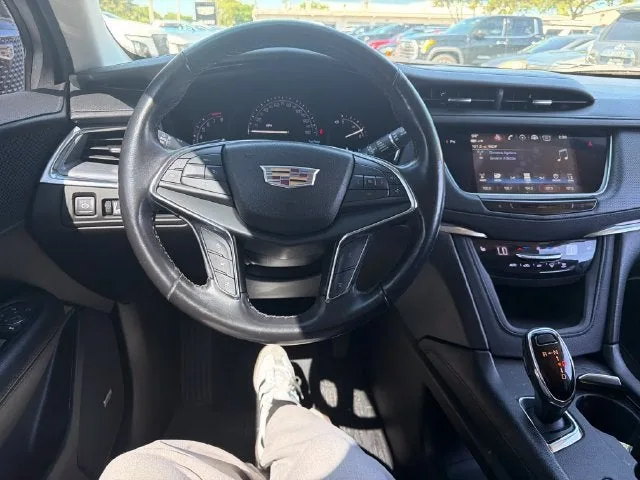 2019 Cadillac XT5 Luxury AWD photo 7