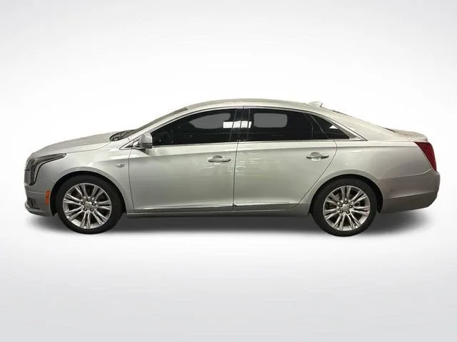 2019 Cadillac XTS Luxury photo 2