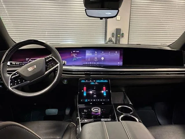 2025 Cadillac Escalade ESV Sport photo 12