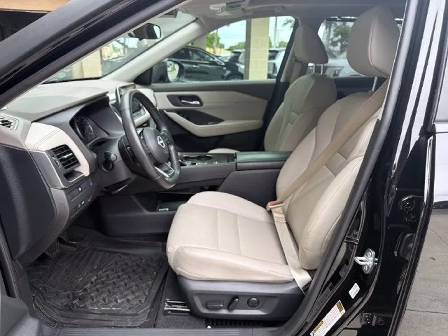 2023 Nissan Rogue SV photo 9